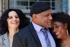 Πέρασε άδικα 37 χρόνια στη φυλακή και σήμερα υποκλίνεται μπροστά του η Αμερική