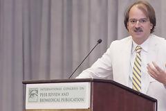 Ιωαννίδης: Οι προβλέψεις των μαθηματικών μοντέλων διαψεύστηκαν