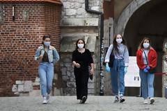 Συναγερμός για δεύτερο κύμα κορωνοϊού: «O ιός μπορεί να μεταδοθεί σαν πυρκαγιά»