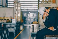 Πρόγραμμα για 15.000 εργαζομένους και 500 ευρώ επίδομα