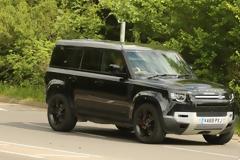 Land Rover Defender SVR