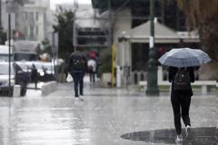 Ο καιρός τρελάθηκε: Χιόνια, καταιγίδες και πτώση θερμοκρασίας