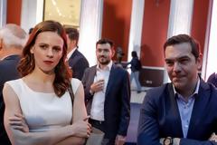 «Μένουμε όρθιοι ΙΙ»: Γιατί ο ΣΥΡΙΖΑ επέστρεψε στο Ζάππειο