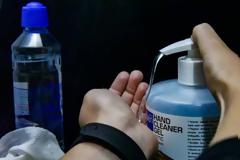 Μπορεί να αναφλεχθούν αντισηπτικά αν παραμείνουν στο αυτοκίνητο; (video)