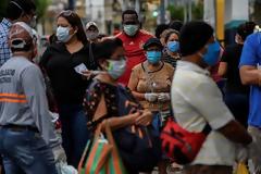 Το κλείσιμο των συνόρων, τα τεστ πριν από το ταξίδι δεν χρησιμεύουν πολύ στην αποτροπή της εξάπλωσης