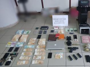 Φωτογραφία για Η ΕΛ.ΑΣ. συνέλαβε τη «συμμορία των 11» για ναρκωτικά, εκβιασμούς και ξέπλυμα χρημάτων