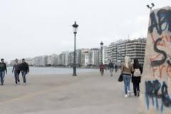 Τα πρώτα πρόστιμα για γκράφιτι στη Νέα Παραλία - Αποφασισμένος να πατάξει τον βανδαλισμό δηλώνει ο δήμος