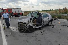 Λάρισα ...Αυτοκίνητο συγκρούστηκε με φορτηγό