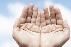 Μπορούν τα δάχτυλα των χεριών να προβλέψουν πώς θα νοσήσει ο κάθε ασθενής;