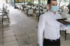 Μειώνεται στο 13% ο ΦΠΑ στην εστίαση: Δείτε σε ποια προϊόντα