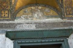 Ιστορίες χαραγμένες στις πόρτες της Αγίας Σοφίας