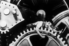 Λαϊκή Συσπείρωση Μεσολογγίου: Καταδικάζει, τις περικοπές σε μισθούς εργαζομένων - Ζητά άμεση σύγκλιση του Δημοτικού Συμβουλίου.