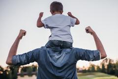 Απόφαση-ορόσημο: Ανοίγει ο δρόμος για τη συνταξιοδότηση ανδρών με ανήλικο παιδί