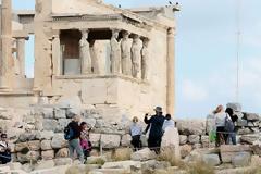 Υποχρεωτικό τεστ και καραντίνα 7 ημερών για τουρίστες από μη «ασφαλείς» επιδημιολογικά χώρες