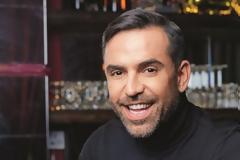 Στέφανος Κωνσταντινίδης: «Πόσοι δεύτεροι ρόλοι πούλησαν τη ψυχή τους στον διάβολο για να γίνουν κεντρικοί παρουσιαστές και τώρα φυτοζωούν;»