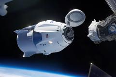SpaceX - Στον Διεθνή Διαστημικό Σταθμό οι αστροναύτες του Dragon (+vid)