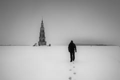 Μην πορεύεσαι μονάχος κανένα δρόμο του κό­σμου αυτού...(Αγ.Ιουστίνου)