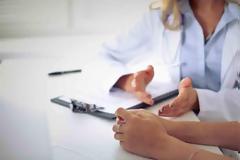 Κορωνοϊός: Ποιες αλλαγές φέρνει στις ιατρικές επισκέψεις των ασφαλισμένων και στις εφημερίες των νοσοκομείων