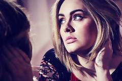Adele: Ο ρατσισμός είναι παντού