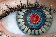 Επιστήμονες δημιουργούν ένα cyborg μάτι που μοιάζει κανονικό