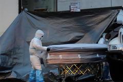 ΗΠΑ: Άλλοι 919 θάνατοι το τελευταίο 24ωρο - Φόβοι για αναζωπύρωση