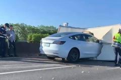 Κι άλλο ατύχημα με το Autopilot της Tesla (VIDEO)