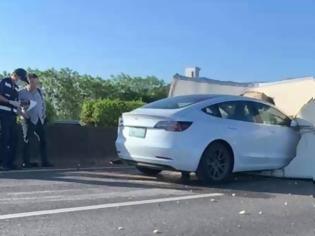 Φωτογραφία για Κι άλλο ατύχημα με το Autopilot της Tesla (VIDEO)