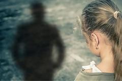 Σοκ στη Λαμία: 13χρονη καταγγέλλει βιασμό από τον θείο της