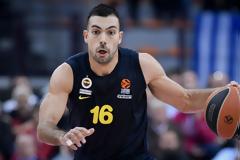 Ολυμπιακός: Στην Arcadia ο Σλούκας, συμφώνησε για 3 χρόνια