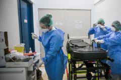 Συναγερμός στη Λαμία για οικογένεια με κορωνοϊό -Παππούς, γιαγιά, κόρη και εγγονός βρέθηκαν θετικοί