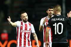Ενας ΠΑΟΚ του τίποτε και του καθόλου έστεψε τον Ολυμπιακό πρωταθλητή
