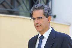 Τα σύννεφα φορτώνουν βροχή με την Τουρκία