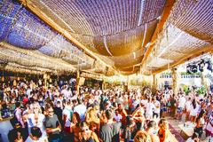 Μύκονος: Δεν πέφτει λουκέτο τελικά στα μαγαζιά