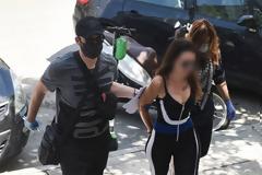 Στο ψυχιατρείο έστειλε ο εισαγγελέας την «παρουσιάστρια» που πέταξε νερό στον Χαρδαλιά