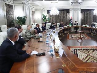 Φωτογραφία για Γιατί έκαναν «απόβαση» Τσαβούσογλου, Αλμπαϊράκ και αρχηγός ΜΙΤ στη Λιβύη;