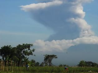 Φωτογραφία για Ινδονησία: Εξερράγη δυο φορές το ηφαίστειο Μεράπι