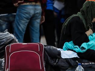 Φωτογραφία για Πρόσφυγες περιθάλπουν τον Έλληνα σπιτονοικοκύρη τους που έμεινε κατάκοιτος