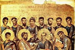 Οι άγιοι Απόστολοι και η ουρανόδρομη πορεία τους