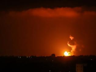 Φωτογραφία για Λωρίδα της Γάζας: Η Πολεμική Αεροπορία του Ισραήλ έπληξε θέσεις της Χαμάς ως «αντίποινα»