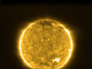 Φωτογραφία για ESA:Οι πρώτες φωτογραφίες του Solar Orbiter αποκαλύπτουν ‘φωτιές κατασκήνωσης’ στον Ήλιο