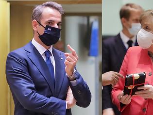 Φωτογραφία για Σύνοδος Κορυφής του κορωνοϊού: Η μάσκα του Μητσοτάκη και το δώρο της Μέρκελ φωτος