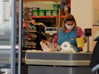 Φωτογραφία για Κορωνοϊός: Υποχρεωτική από το Σάββατο η μάσκα στα σούπερ μάρκετ για εργαζομένους και καταναλωτές