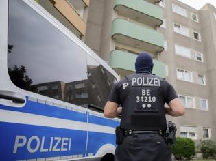 Φωτογραφία για Γερμανία: Συνελήφθη έπειτα από εξαήμερο ανθρωποκυνηγητό ο «Ράμπο του Μέλανα Δρυμού»