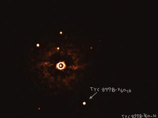 Φωτογραφία για Για πρώτη φορά φωτογράφησαν άμεσα δυο εξωπλανήτες σε τροχιά γύρω από ένα άστρο σαν τον Ήλιο
