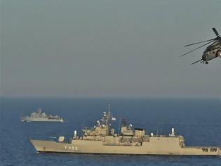 Φωτογραφία για Καστελόριζο-Θερμό επεισόδιο: Τείχος από το Πολεμικό Ναυτικό στο Αιγαίο - Θα βγει το Oruc Reis για έρευνες;