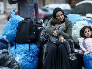 Φωτογραφία για Μεταναστευτικό: Bonus 2000 ευρώ για όσους γυρίσουν εθελοντικά στη χώρα τους
