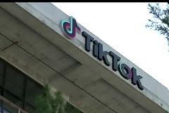 Microsoft θα επιμείνει στην εξαγορά του TikTok παρά την απαγόρευση Τραμπ