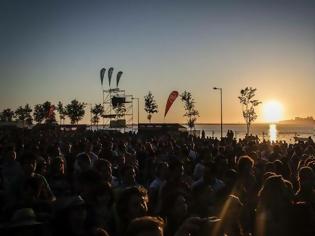 Φωτογραφία για Συναυλία σε παραλία στη Χαλκιδική εξετάζεται ως εστία διασποράς του κορονοϊού – Φέρεται να συμμετείχαν 2.000 άτομα