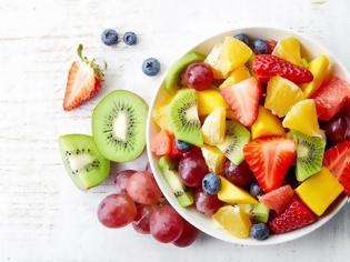Φωτογραφία για Ποιο φρούτο περιέχει ίδια ποσότητα ζάχαρης με μια ολόκληρη σοκολάτα;