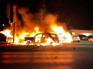 Φωτογραφία για ΗΠΑ - Χαμός στο Ουισκόνσιν: Φωτιές και καταστροφές με αστυνομικούς πυροβολισμούς